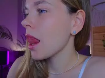 milly_shy on Chaturbate 