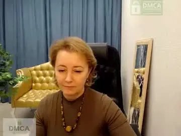 mona_w on Chaturbate