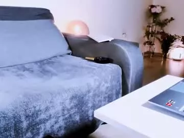 Offline mylegsonheels on Chaturbate