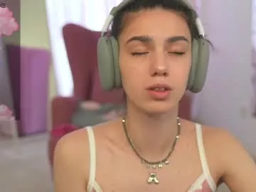 Offline mystica_ on Chaturbate