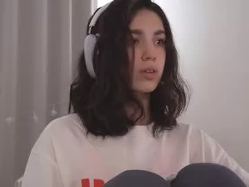 Offline mystica_ on Chaturbate