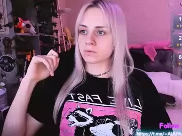 Offline nanitamoore on Chaturbate