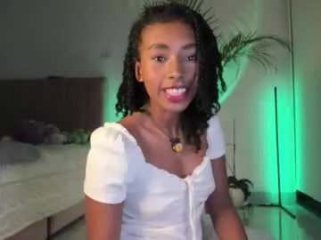 naomii1020 on Chaturbate