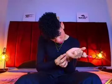 neoraptis on Chaturbate