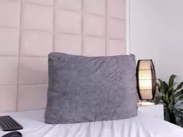 Freechat nia_bunny on Chaturbate