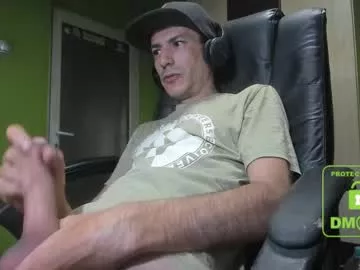 Offline nicolasguy on Chaturbate