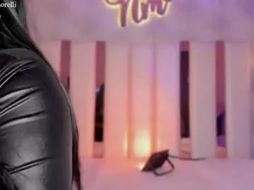 nicolemorelli2 on Chaturbate