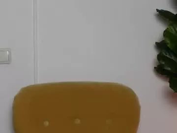 ninacrystal on Chaturbate