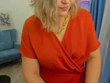 ninastarle — #nonude #milf #natural #c2c