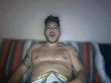 Offline papimilehigh on Chaturbate