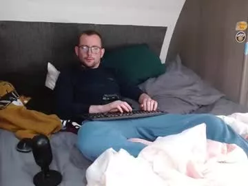 Offline poppunk4life on Chaturbate