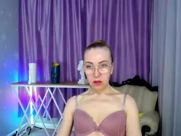 queen_a_n_i on Chaturbate 