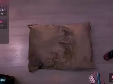 redhead_shark on Chaturbate