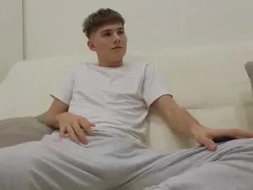 Freechat reeves_bae on Chaturbate