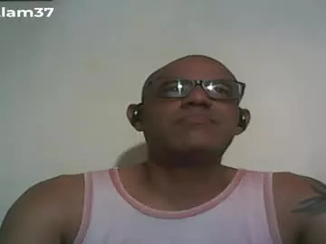 Offline retlam37 on Chaturbate