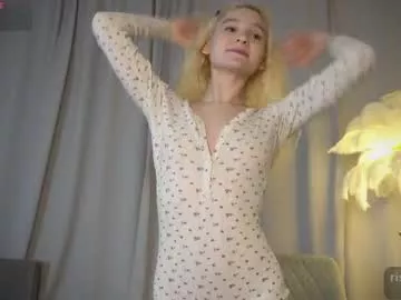 Offline risingdawnn on Chaturbate