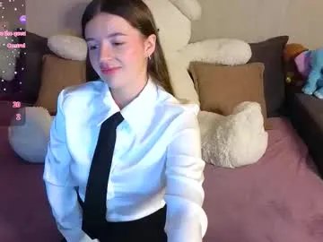 roraline_lov on Chaturbate