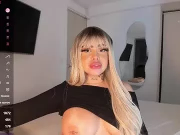 Offline rouse_hallberg_ on Chaturbate