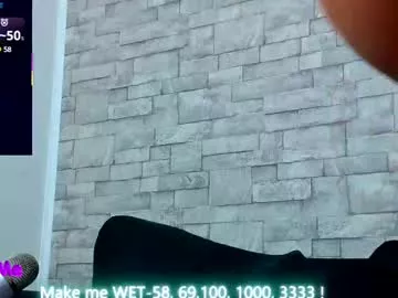 Offline rozeamor on Chaturbate