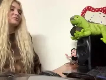 sandisyas on Chaturbate