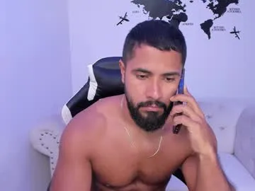 Offline santiago_huntt on Chaturbate