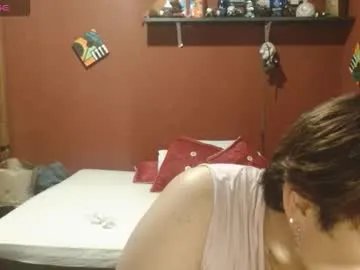 sasharosee2 on Chaturbate