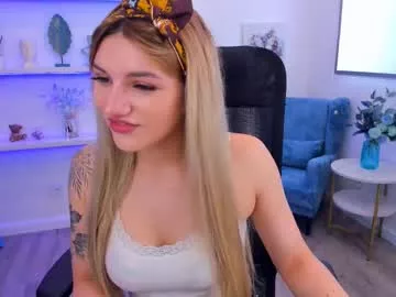 Group selenaemoore on Chaturbate