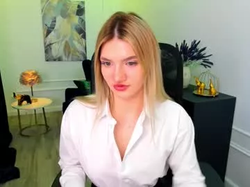 Group selenaemoore on Chaturbate