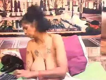 sexyva4u2luv on Chaturbate