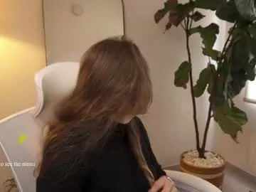 Offline skarpio17 on Chaturbate