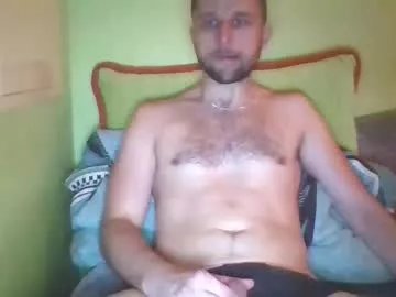 slaveboy32bi on Chaturbate