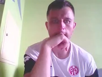 slaveboy32bi on Chaturbate