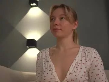 snow_is_falling on Chaturbate