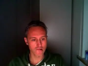 sten015 on Chaturbate