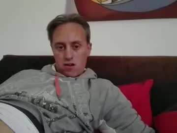sten015 on Chaturbate