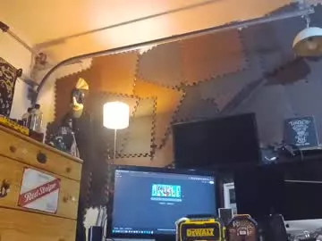 Offline str8foryouguy on Chaturbate