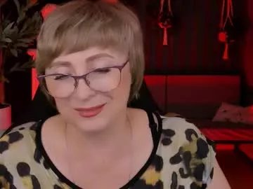 sugarvi on Chaturbate