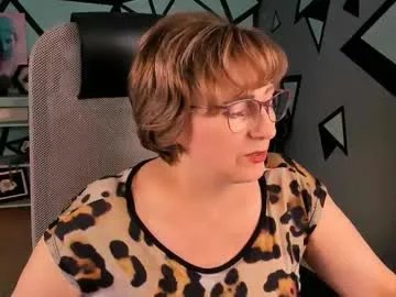 sugarvi on Chaturbate