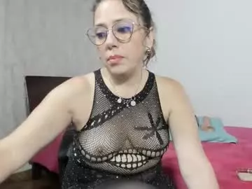 Offline taylorhot72_ on Chaturbate