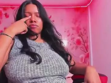 thais_waldrof on Chaturbate