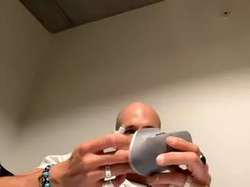 Offline theoutfitter on Chaturbate