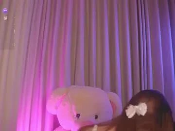 therealpeach_ on Chaturbate