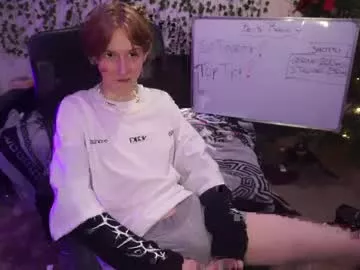 Offline twinkben04 on Chaturbate