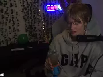 Offline twinkben04 on Chaturbate