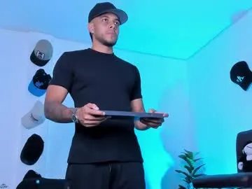 tyler_jonnes on Chaturbate