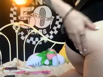 Offline vivianowo on Chaturbate