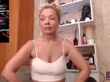 wildroze — Hi, make me get wet and I'll undress for you - Multi Goal: get naked [287 tokens left] #lovense #new #smalltits #mature #milf