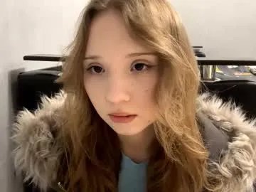willenasow — GOAL: show foot without socks [118 tokens remaining] Welcome to my room! #new #18 #shy #young #nonude