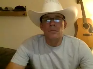 Offline wingnutt765733 on Chaturbate