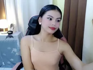 Offline yourlovelytranspinay on Chaturbate